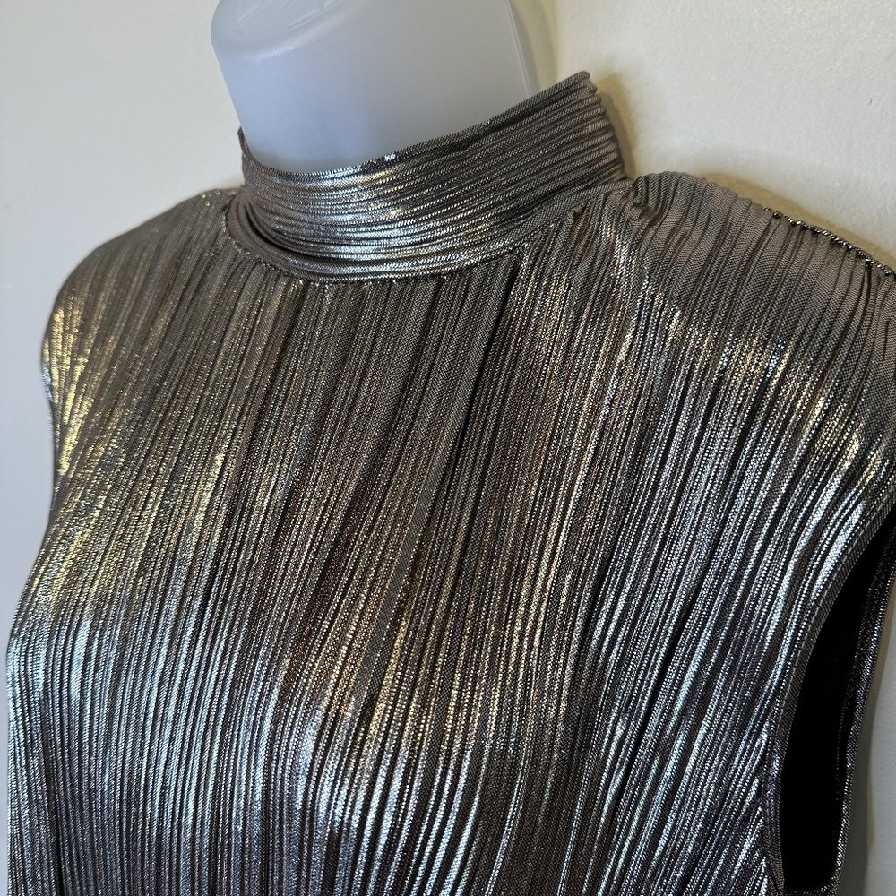 Andrea Javine Luxe Metallic Accordeon Fabric Mock Neck Sleeveless Blouse Tank - Picture 6 of 15